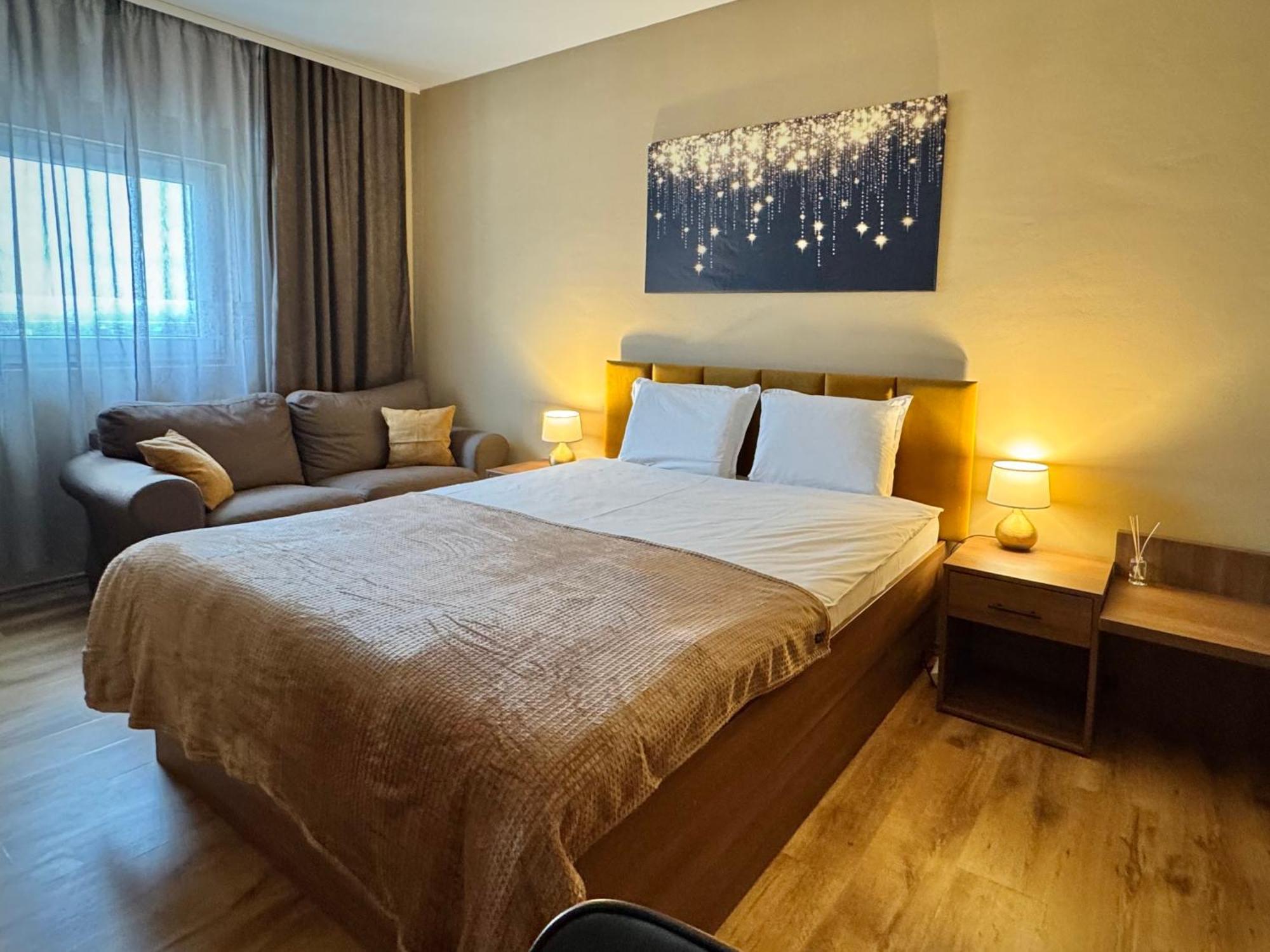 Airport Airport Shuttle And Parking Aparthotel